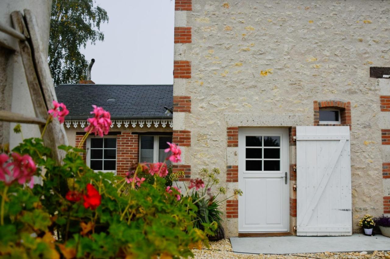 Gite Des Ouches - Piscine Civray  Exterior foto